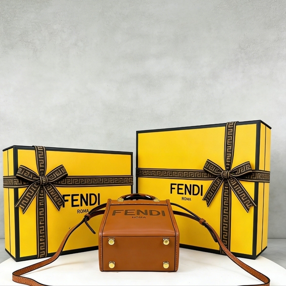 <AUTHENTIC>Fendi Roma Mini Vertical Boxy Top Handle Bag - Picture 5 of 6